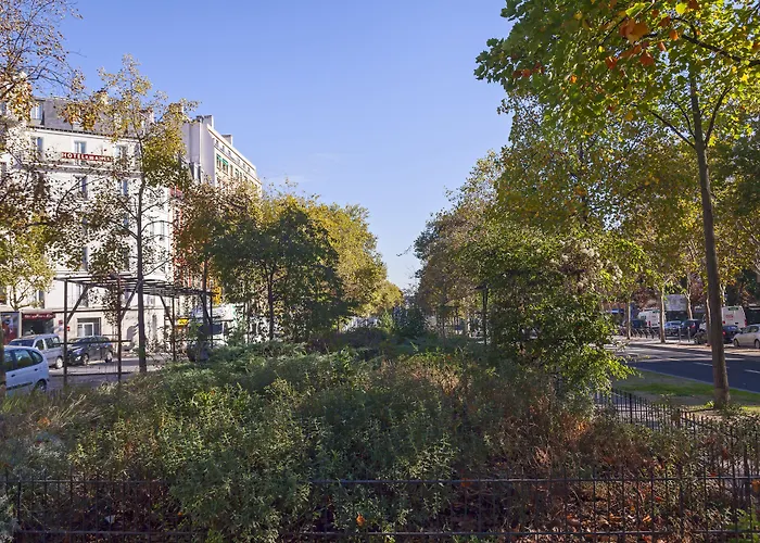 De La Place Des AlpesHotel Pas Cher Paris